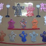切り絵を使って、壁面飾りを作りました！